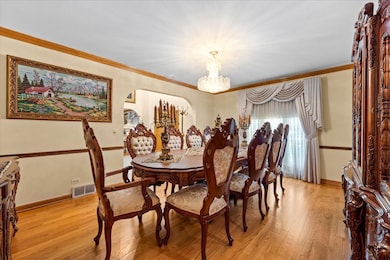 unlisted-address, Glenview, IL 60025 - photo 7