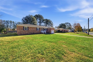 441 Corapeake Dr, Chesapeake, VA 23322 - photo 2