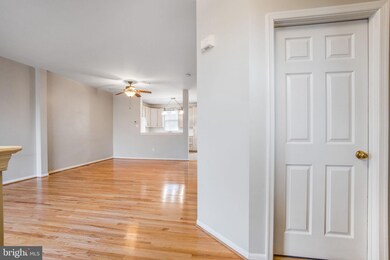 13008 Shamrock Glen Dr, Germantown, MD 20874 - photo 4