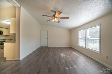 1009 Cass St unit 3, Statesville, NC 28677 - photo 5