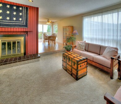 8705 45th St W, University Place, WA 98466 - photo 5