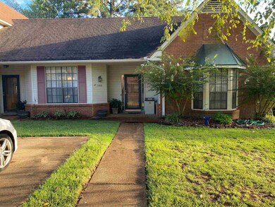 View of front facade with a front yard