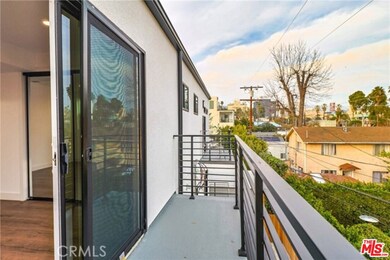 10810 Hesby St, North Hollywood, CA 91601 - photo 7