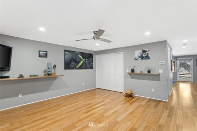 8227 212th St SW unit 205, Edmonds, WA 98026 - photo 4