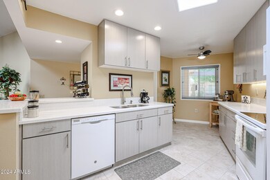 13877 N 111th Ave unit 17F, Sun City, AZ 85351 - photo 3