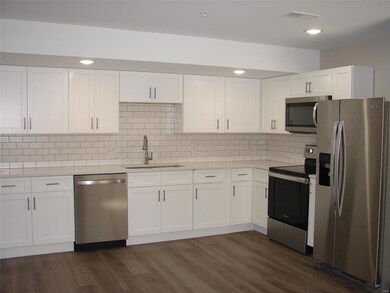 Stainless Appliances, Subway Title Backsplash
