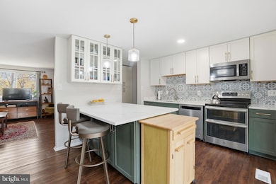 1111 Bicksler Dr, Herndon, VA 20170 - photo 6