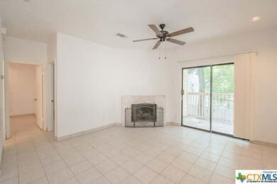 1013 Chestnut St unit A2, San Marcos, TX 78666 - photo 4