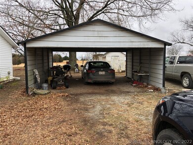 404 Grassy Lake Rd, Hendrix, OK 74741 - photo 3