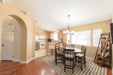 dining area with breakfast bar