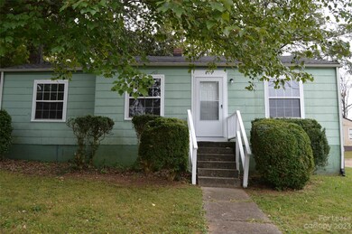819 Charlotte Ave, Statesville, NC 28677 - photo 2