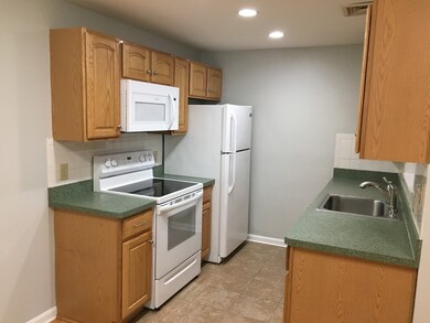 1306 Carriage Ln unit 1306, Taunton, MA 02780 - photo 2