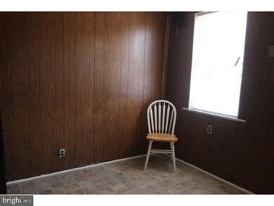 1219 Edgehill Rd, Darby, PA 19023 - photo 4