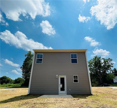 613 East St, Reidsville, NC 27320 - photo 2