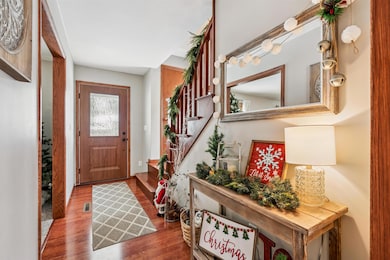 609 7th Ave SW, Cascade, IA 52033 - photo 4