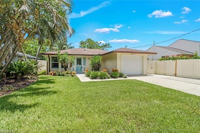 1022 Highlands Dr, Naples, FL 34103 - photo 2