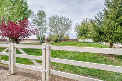 27607 Petolla Rd, Wilder, ID 83676 - photo 5