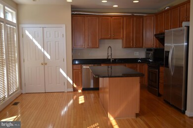 908 Highland Ridge Ave, Gaithersburg, MD 20878 - photo 2