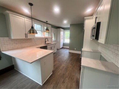 909 James Ave, Niagara Falls, NY 14305 - photo 4