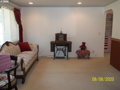 2270 Crescent Ave, Eugene, OR 97408 - photo 7