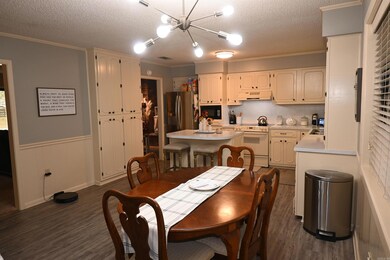 602 W 11th St, Stuttgart, AR 72160 - photo 3