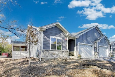 894 N Quentin Rd, Palatine, IL 60067 - photo 2