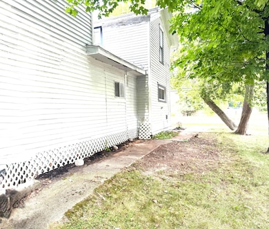 313 W 6th St, Evart, MI 49631 - photo 6