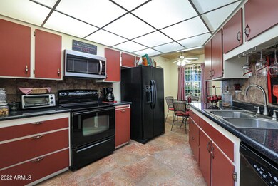 17432 N Boswell Blvd, Sun City, AZ 85373 - photo 4