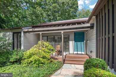 12398 Copenhagen Ct, Reston, VA 20191 - photo 4