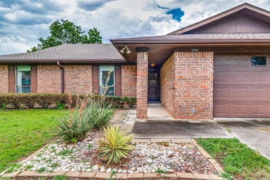 2006 Brentwood St, Gainesville, TX 76240 - photo 2