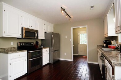 30677 King William Rd, West Point, VA 23181 - photo 6