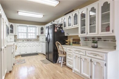 618 NW 19th St, Blue Springs, MO 64015 - photo 6