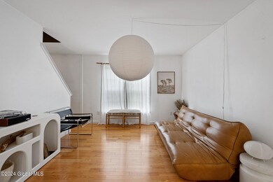 9 Oxford Dr, Saratoga Springs, NY 12866 - photo 4