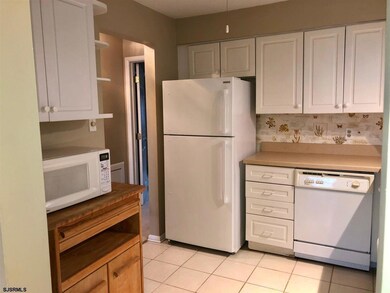313 W Brigantine Ave unit 4, Brigantine, NJ 08203 - photo 3