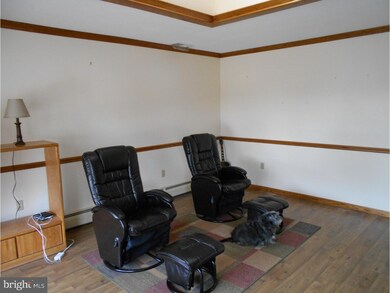 16 Honeysuckle Ln, Levittown, PA 19055 - photo 5