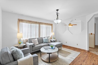 2123 Cliffhill Ln, Saint Paul, MN 55122 - photo 3