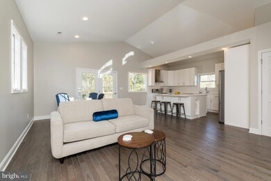 10417 Shady Acres Ln, Laurel, MD 20723 - photo 3