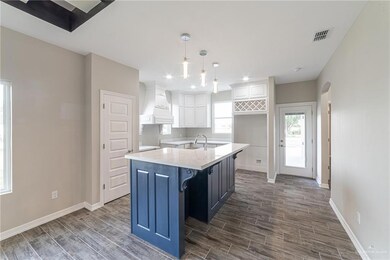 801 Robin Anne Cir, Alamo, TX 78516 - photo 6