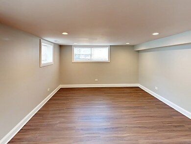 2900 W Glenlake Ave, Chicago, IL 60659 - photo 6