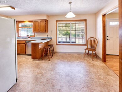 3651 7th St, Hubbard, OR 97032 - photo 5