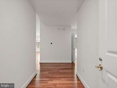 The Columbia Residences unit 536, Washington, DC 20037 - photo 4