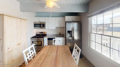 465-Bayside-Terrace-Kitchen