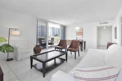 Regency Tower unit 2H, Miami Beach, FL 33140 - photo 4
