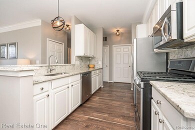 1007 Alameda Blvd unit 2, Troy, MI 48085 - photo 7