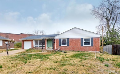 8637 Mayflower Ct, Saint Louis, MO 63132 - photo 3