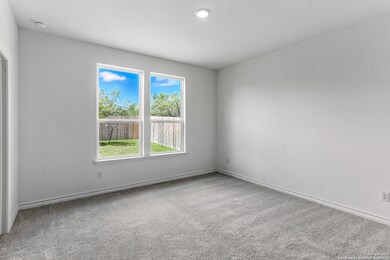 939 Bluegrass Point, New Braunfels, TX 78130 - photo 6