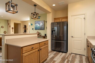Island w/ Breakfast Bar