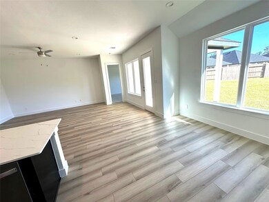 116 Lansbrook Ct, Conroe, TX 77304 - photo 5