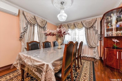 87-67 Chevy Chase St, Jamaica, NY 11432 - photo 3