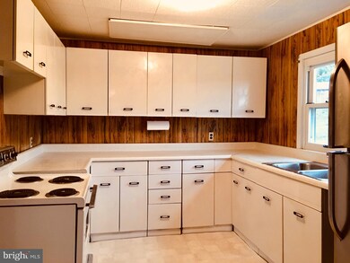 10421 Knobley Rd, Keyser, WV 26726 - photo 6